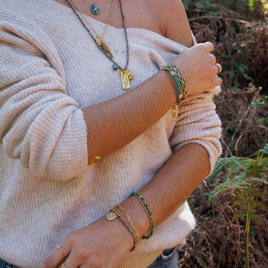 Bracelet hématite dorée et pendentif turquoise