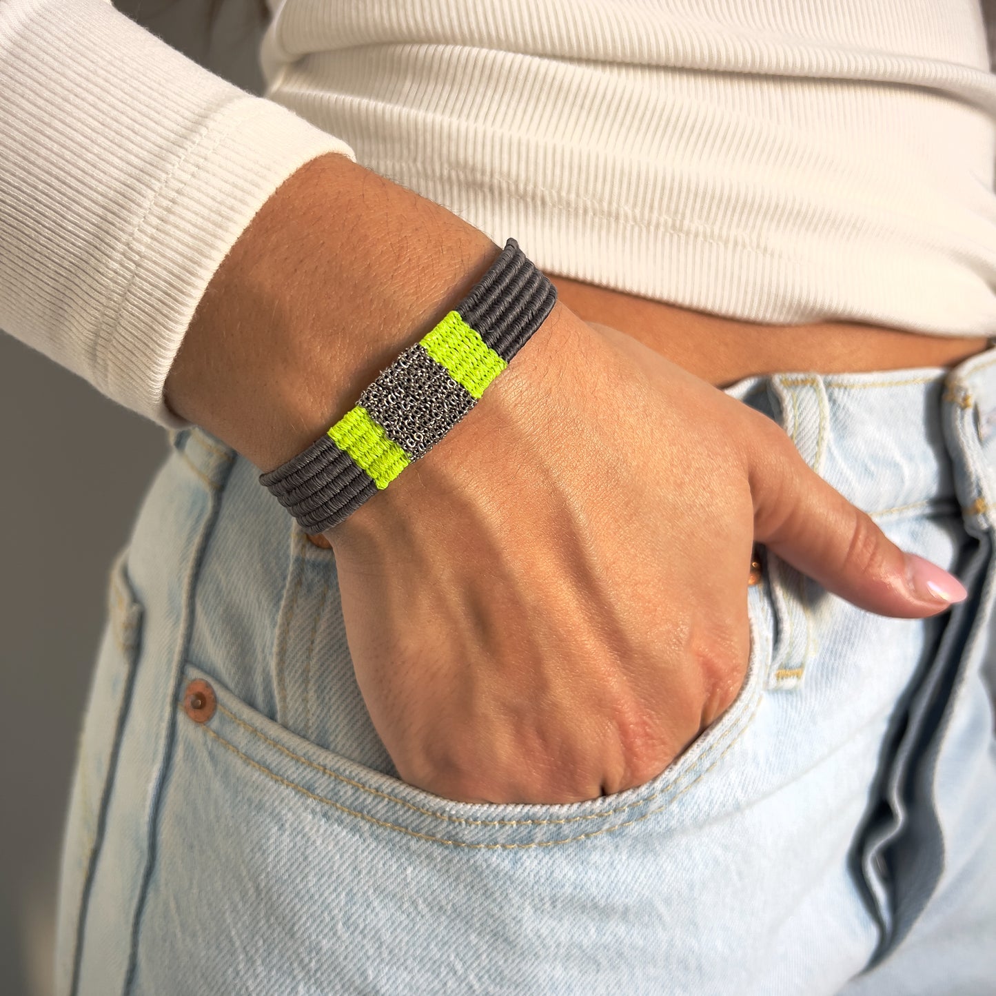 Bracelet tissé gris anthracite & jaune fluo – Chaîne acier inoxydable argentée
